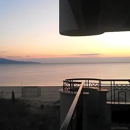 Golden Rainbow Vip Hotel