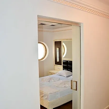 Golden Rainbow Vip Hotel 3*